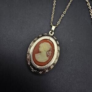 Cameo Locket Pendant Necklace Gold Tone Vintage Costume Jewelry